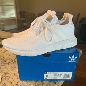 COPY - New with tags size 8.5 white swift run ADI…